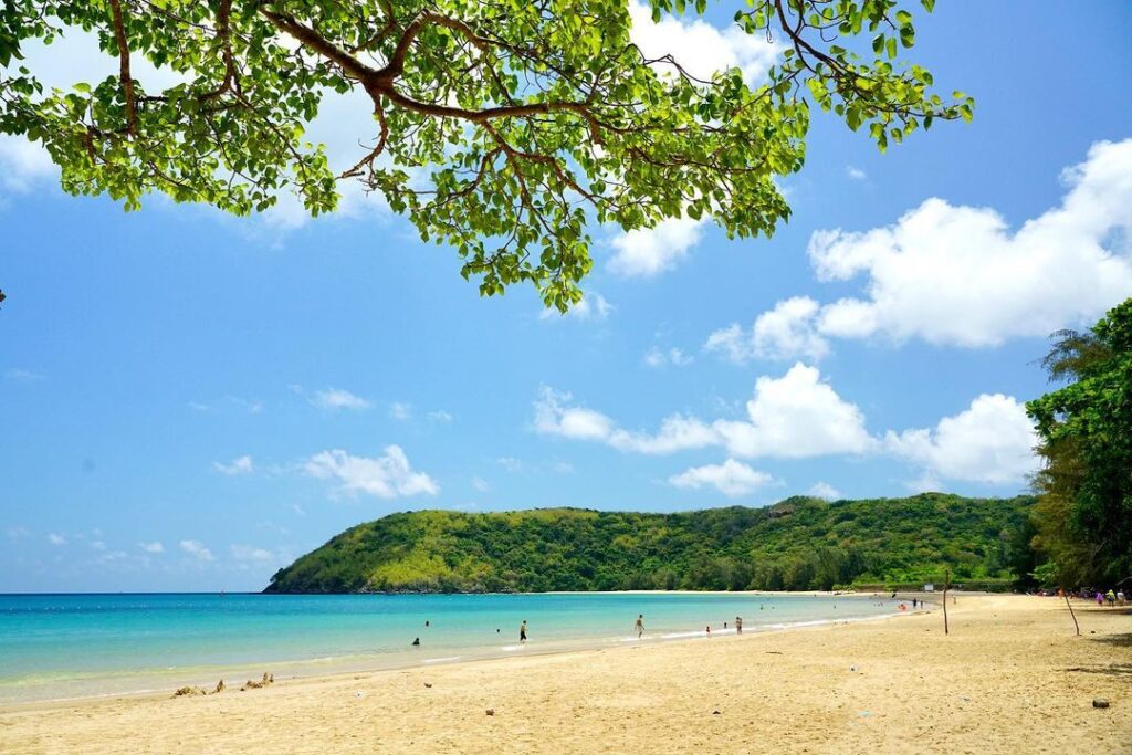 Bãi biển Đầm Trầu