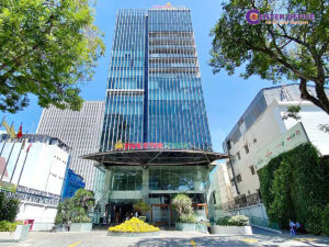 Mặt tiền tòa nhà văn phòng cho thuê với thiết kế kính hiện đại G8 Golden số 28Bis Mạc Đỉnh Chi, Quận 1